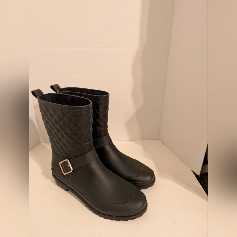 Capelli‎ New York Women's 10 Black Quilted Mid-Calf Gold Buckle Rain Boots
